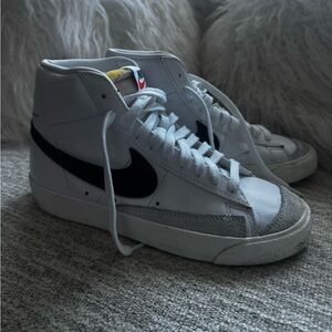 Women’s Nike White and Black Trailblazer no box